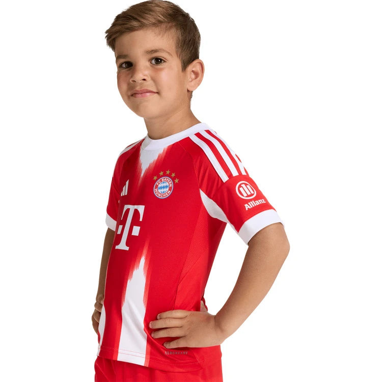 Bayern Munich Home kit kids 2025/26